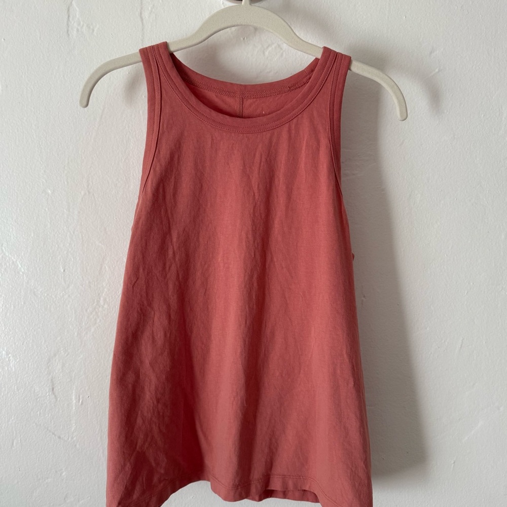 EVERLANE -The Tank in Essential Cotton.